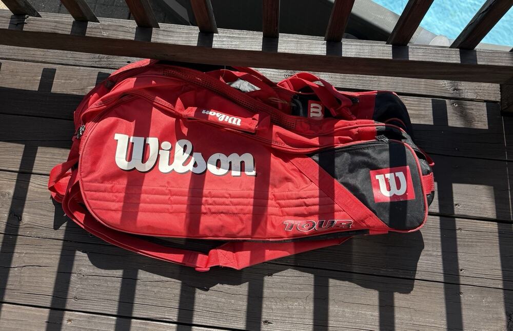 Wilson Tour Red Black Adjustable Strap Padded Tennis Racket W/Backpack Straps